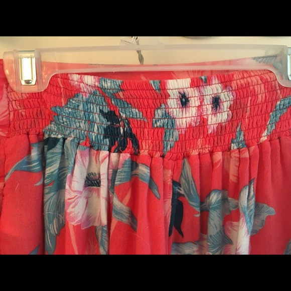 AMERICAN EAGLE FLOWY FLORAL SHORTS - Picture 4 of 6